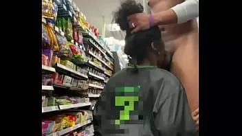 Reproducir El gerente de la tienda cierra la tienda solo por esto