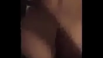 Oynat Bu amcık çük için yalvarırken ders çalışamıyorum
