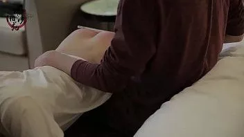 Reproducir Nalgadas reales en un joven esclavo adolescente chino.