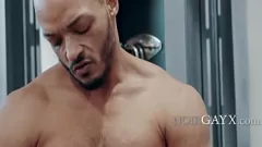 play Muscular Ebony Hunk Jerking Off at the Gym - Exclusive Porno