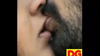 再生 セクシーなインドのおばさんホットセックスビデオ編集＃indian＃aunty #navel #boobs