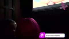 play Ebony Teen wird mit großen Titten im Public Adult Theatre ungezogen