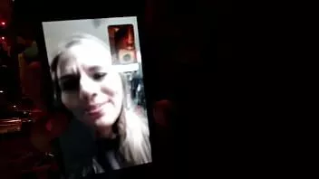 Reproducir Adolescente loca hace videollamadas con su madre real en la primera transmisión de chaturbate
