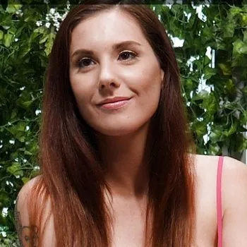 Порнозвезда Lilian Stone