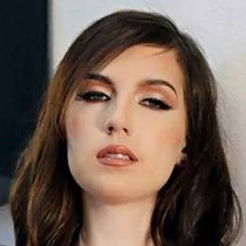 Pornostar Raven Right