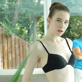 Porno Yıldızı Sunny Honey